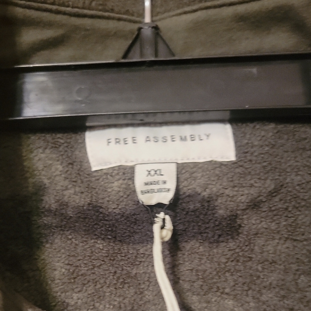 Free Assembly Shirt - Picture 3 of 9